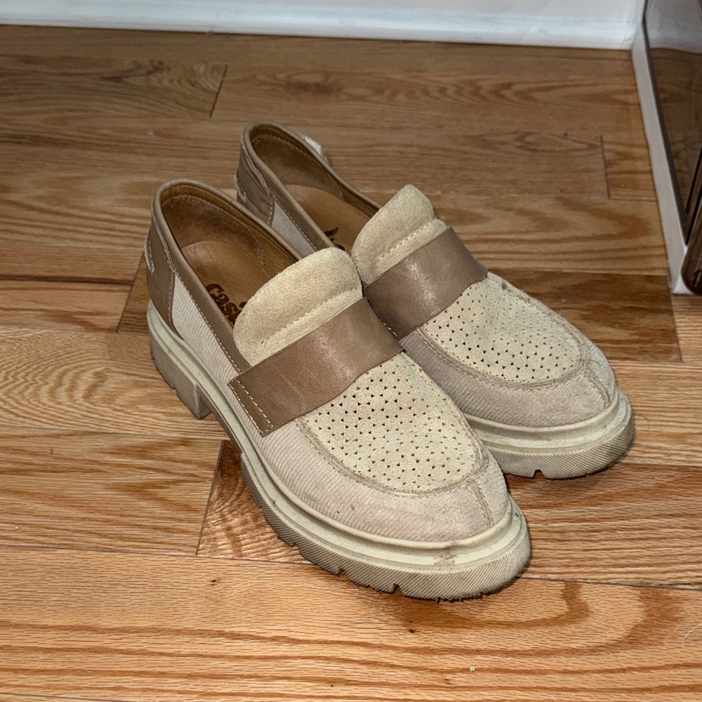 Casual Tan Loafers for Women